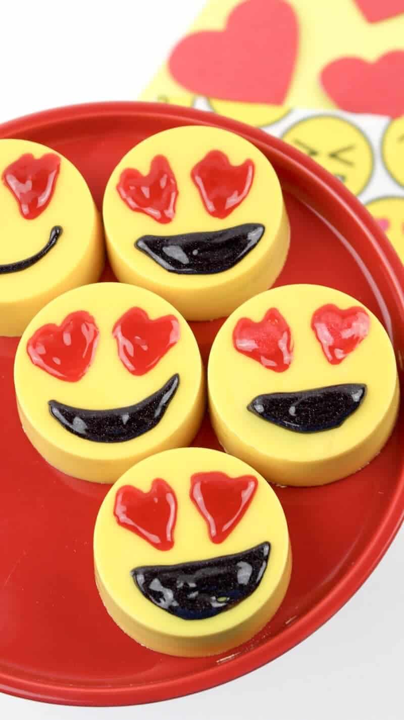 Emoji LOVE Expression Emoji  CHOCOLATE Candy MOLD  Heart Eyes 