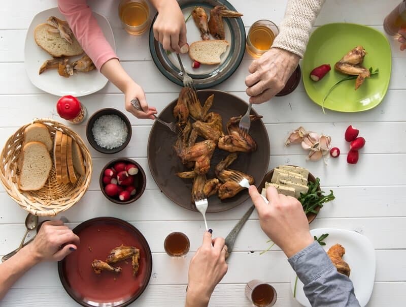 How to Make Family Dinner Easier: 6 Tips to Streamline Family Dinner