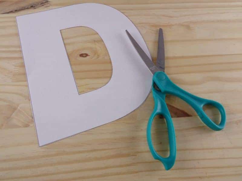 Letter D is for dog craft with printable - part of our letter of the week craft series, designed to foster letter recognition in toddlers and preschoolers.