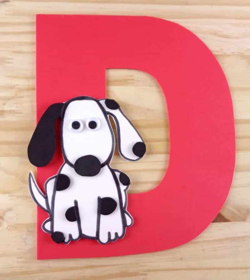 Letter D is for dog craft with printable - part of our letter of the week craft series, designed to foster letter recognition in toddlers and preschoolers.