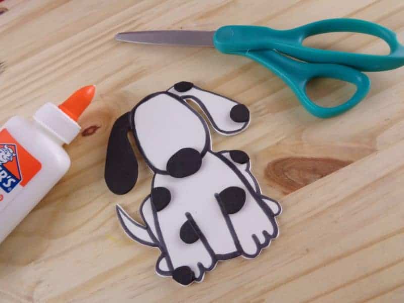 Letter D is for dog craft with printable - part of our letter of the week craft series, designed to foster letter recognition in toddlers and preschoolers.