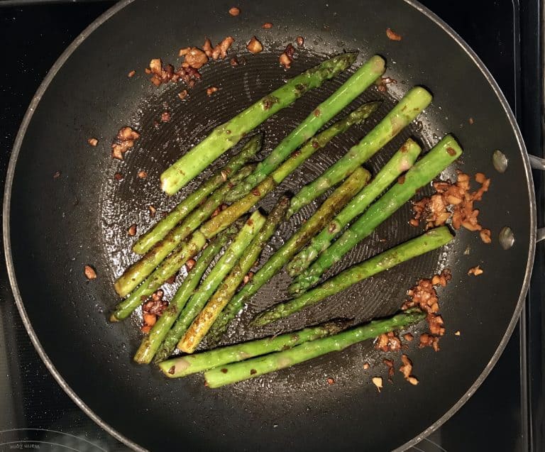 Pan Seared Asparagus With Soy Sauce and Garlic Recipe