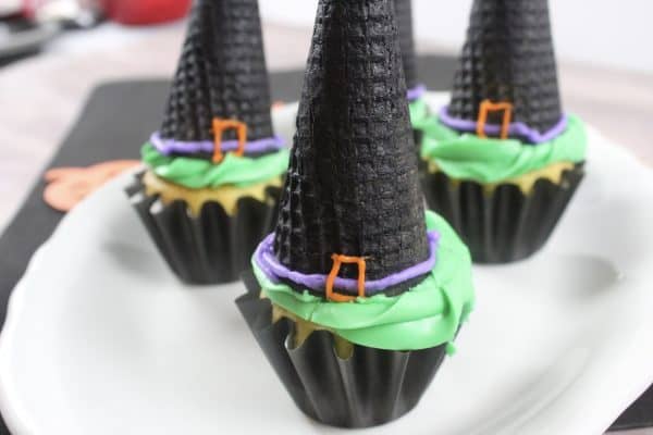 Witch Hat Cupcakes Easy Halloween Cupcake Idea