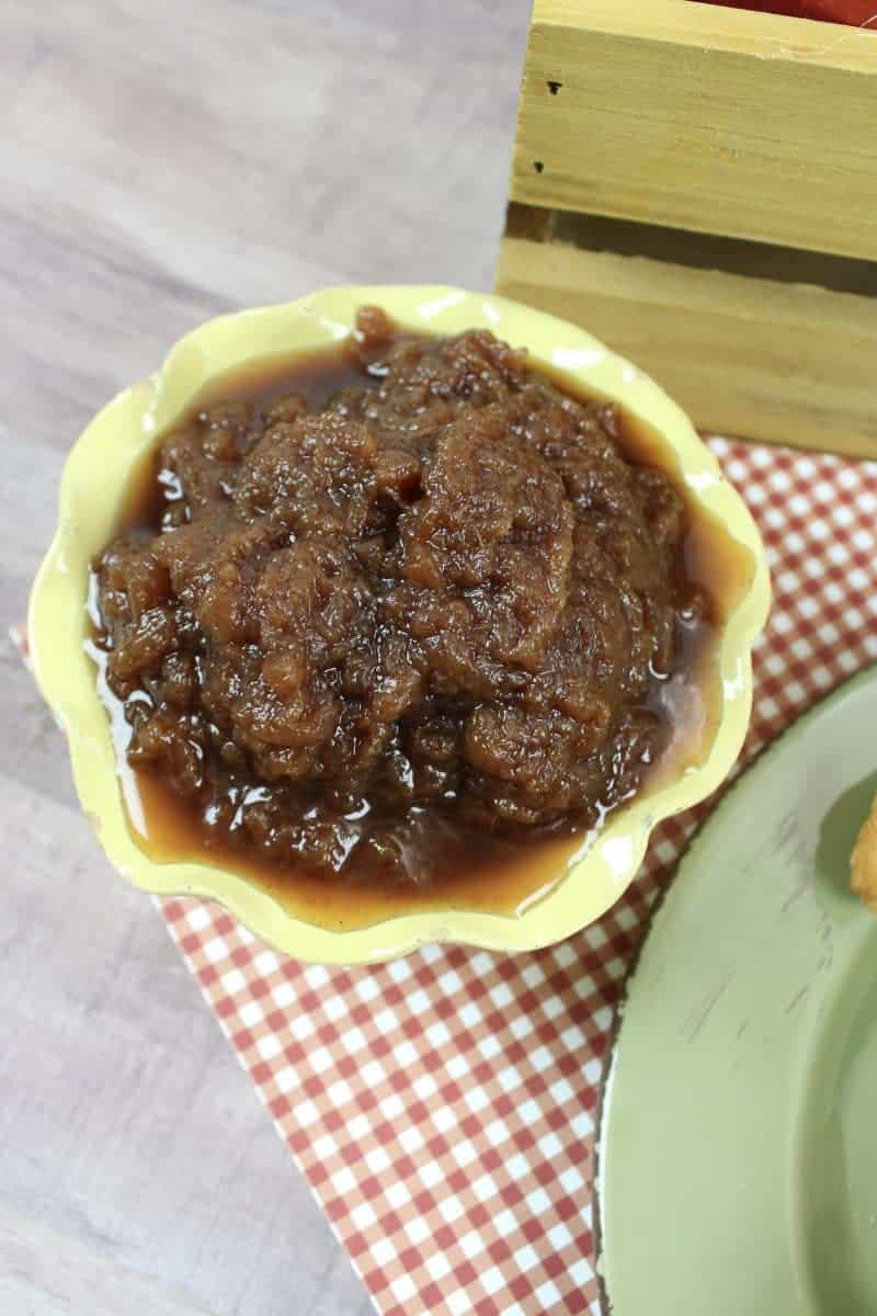 If you love apples, try this delicious homemade crockpot apple butter recipe. You’re going to love how good it tastes on your favorite breakfast bread!