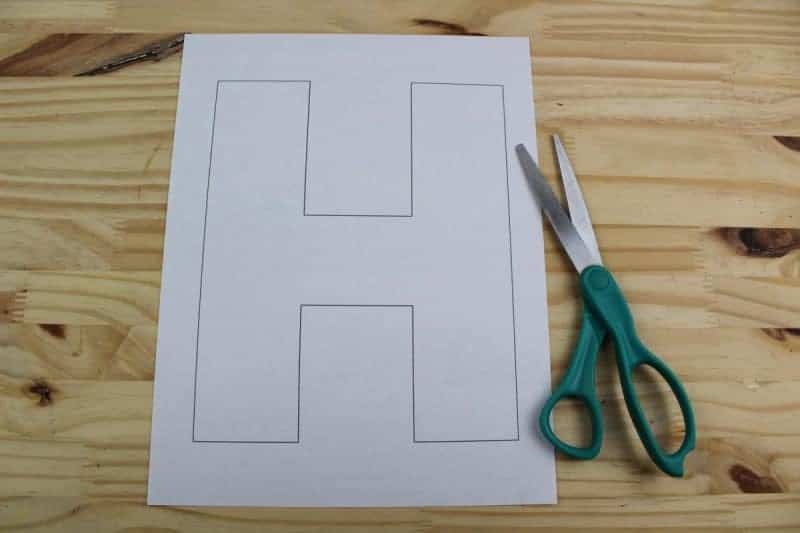 This letter H is for hamburger craft with printable template is part of our letter of the week craft series, designed to foster letter recognition in toddlers and preschoolers.