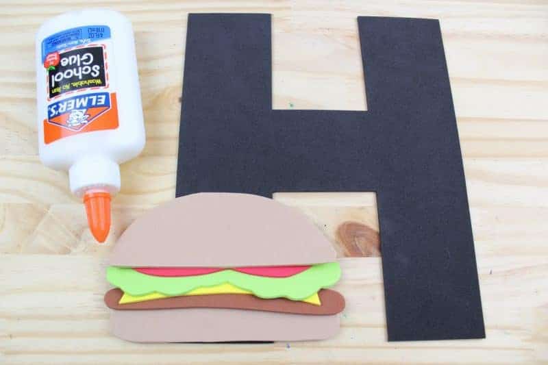 This letter H is for hamburger craft with printable template is part of our letter of the week craft series, designed to foster letter recognition in toddlers and preschoolers.