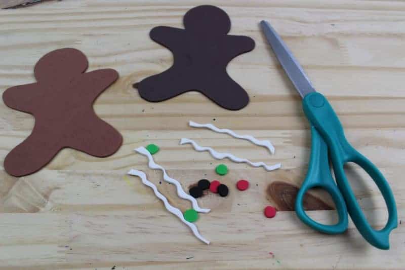 This letter G is for gingerbread craft with printable template is part of our letter of the week craft series, designed to foster letter recognition in toddlers and preschoolers.