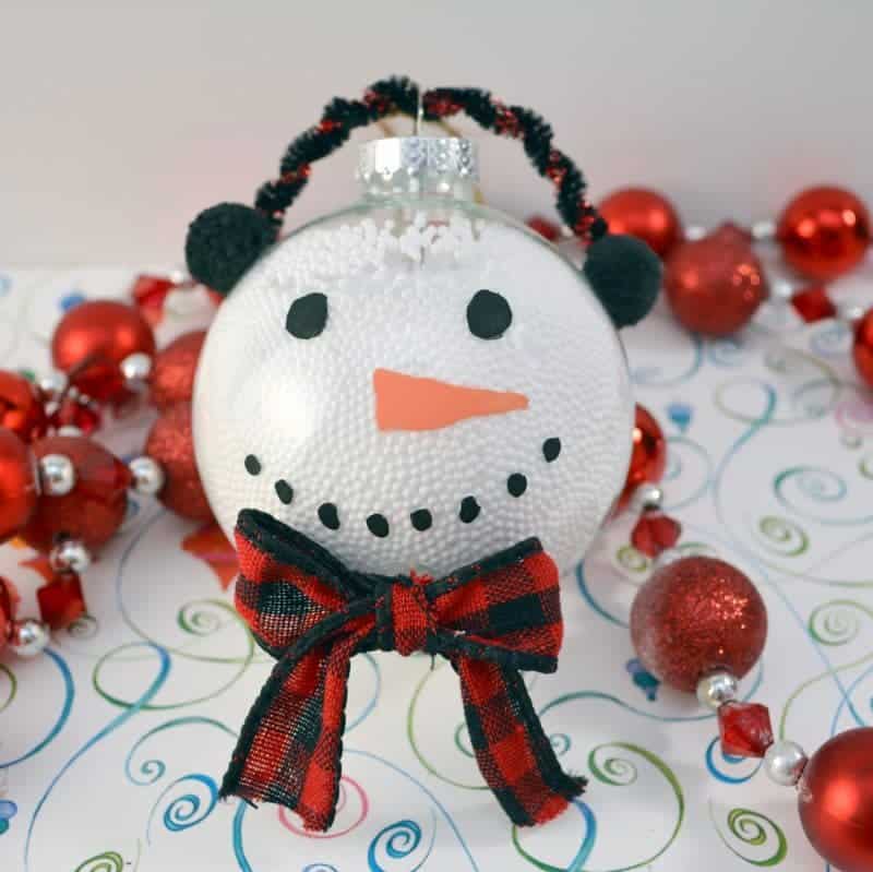 Super Easy Plastic Ornament Crafts