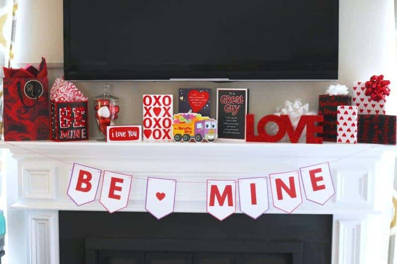 Looking for easy DIY Valentine decor ideas? This "Be Mine" Valentine banner free printable is perfect for hanging across your mantle or wall!