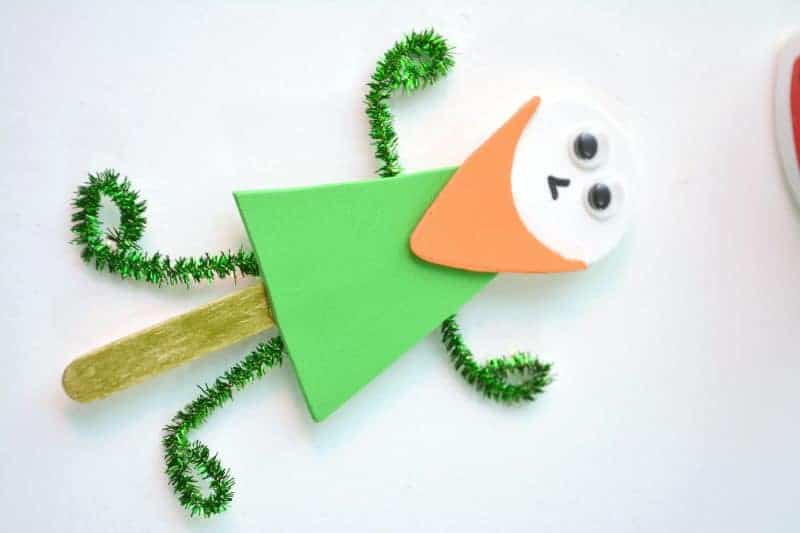 Whether you need something for your own kids or you’re a teacher looking for a quick and easy classroom St. Patrick's Day craft idea, this popsicle stick leprechaun craft is an excellent choice. Not only is this leprechaun puppet on a stick craft easy to make, but the supplies are really affordable as well.