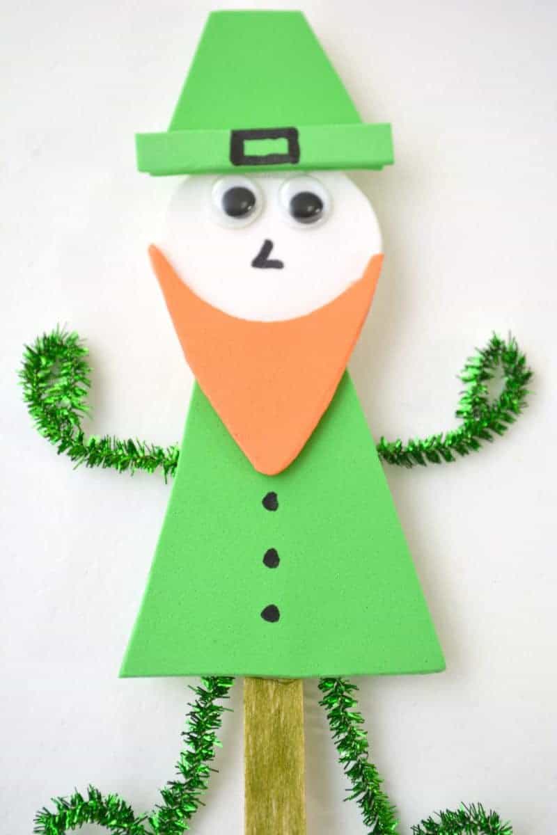 Whether you need something for your own kids or you’re a teacher looking for a quick and easy classroom St. Patrick's Day craft idea, this popsicle stick leprechaun craft is an excellent choice. Not only is this leprechaun puppet on a stick craft easy to make, but the supplies are really affordable as well.