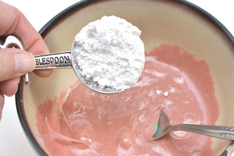 How to Make Edible Silly Putty With Gummy Worms and Cornstarch