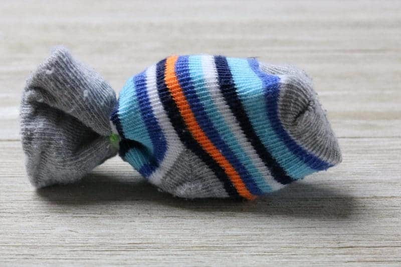 I will show you how to make cat toys using old baby socks. These homemade cat toys are easy to make and perfect for using at home or donating at animal shelters for the cats to enjoy.