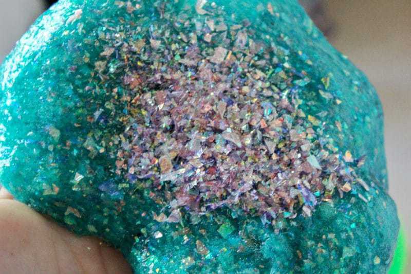 This borax-free sparkly mermaid slime is an easy DIY kids activity perfect for a mermaid party!