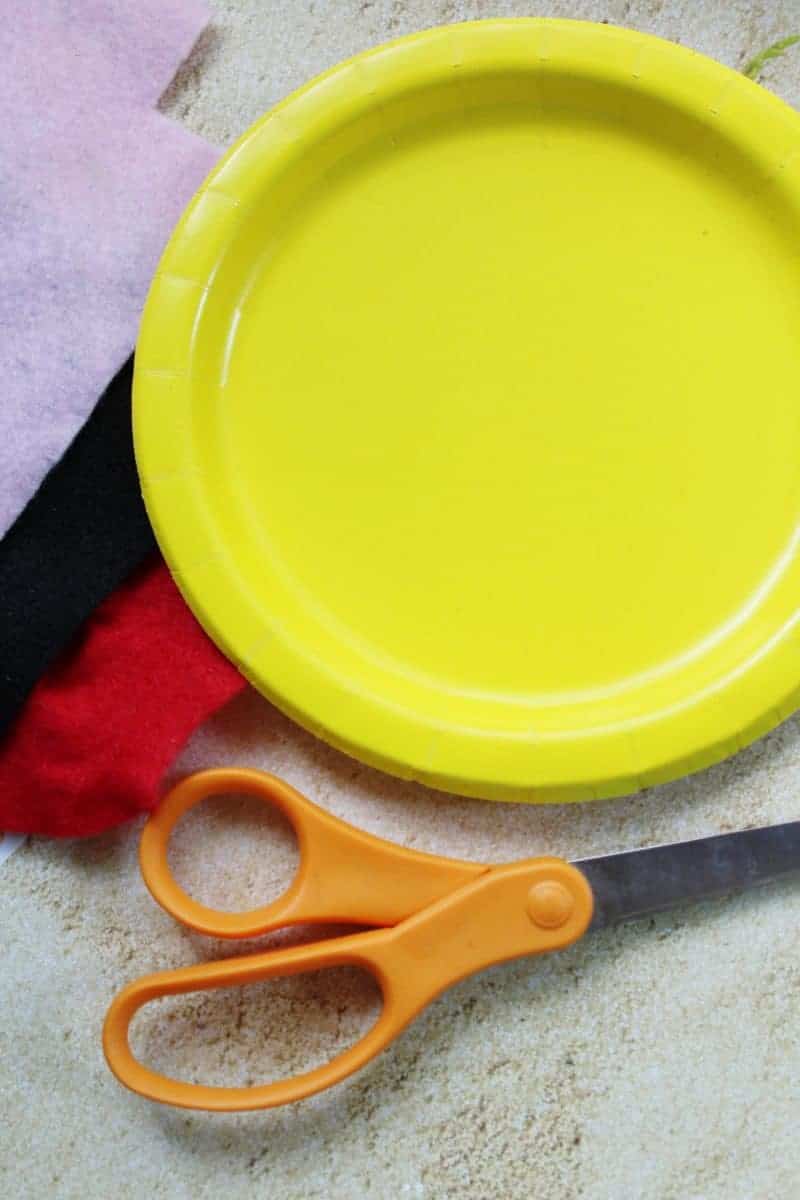 Bright and colorful paper plate fish craft is a fun and easy summer craft idea for children to make at home or in preschool. This easy paper plate craft is made using a paper plate, craft felt or paper, and glue.