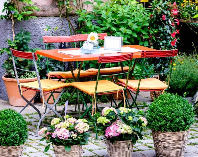 Looking for some backyard inspiration?! Check out these four awesome DIY backyard projects that you can start this weekend.