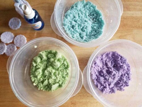 How to Make Homemade Bath Bombs Using Moon Cake Press