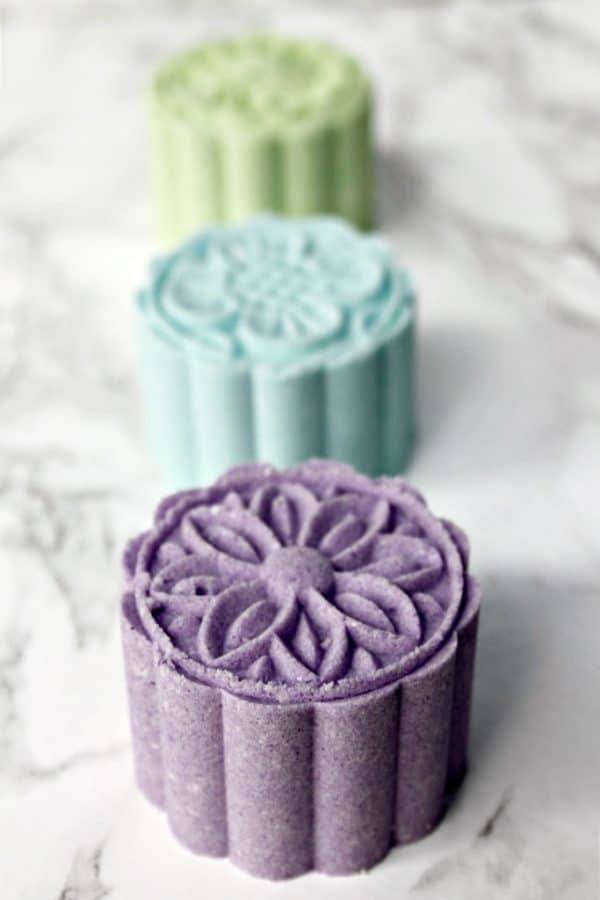 How to Make Homemade Bath Bombs Using Moon Cake Press