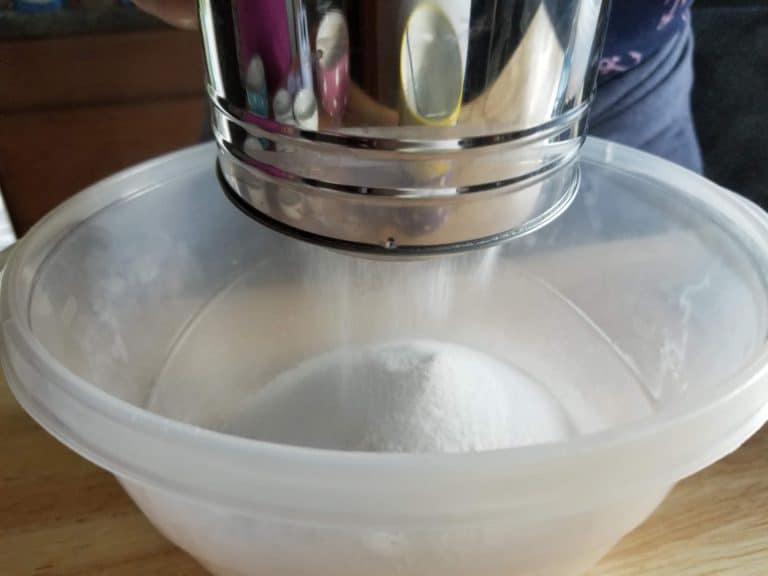 How to Make Homemade Bath Bombs Using Moon Cake Press