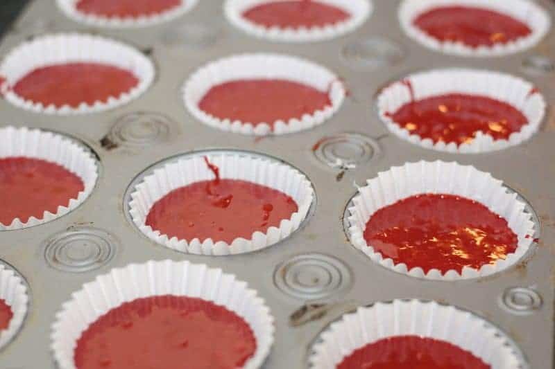 These easy-to-make apple cupcakes are a fun back to school treat that the kids and teachers will enjoy on the first day of school.