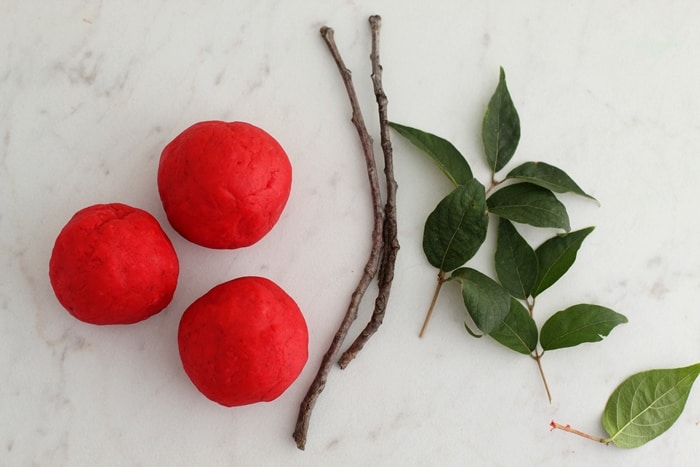 A non-toxic, taste-safe, apple scented playdough recipe perfect for Fall sensory play at home or in the classroom.