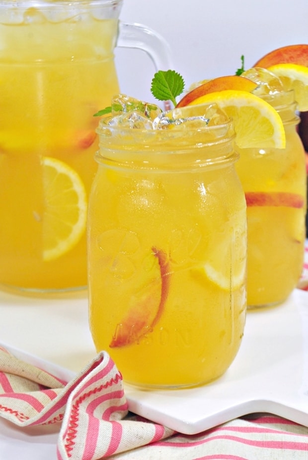 Skinny Peach Lemonade Recipe - No Sugar Added!