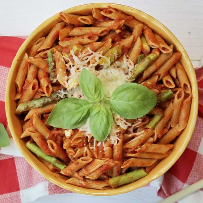 Easy Whole Wheat Pasta with Asparagus and Tomato Sauce