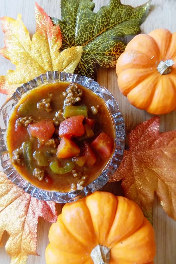 A savory Fall slow cooker Pumpkin chilli recipe perfect for warming your bones up on a cool evening.