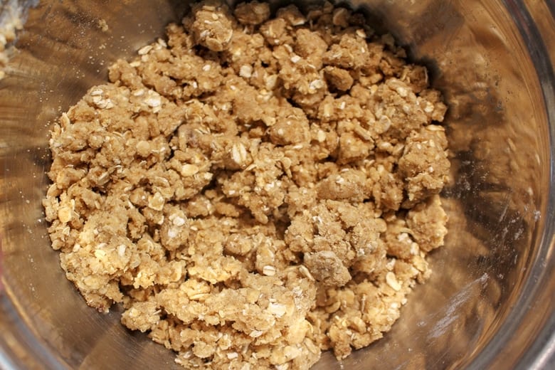 Oat crumble mixture for apple crisp