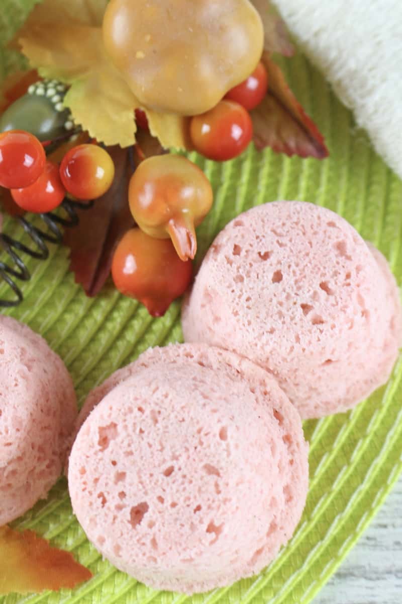 Slip into a bath scented like pumpkin pie with these easy homemade pumpkin spice bath bombs.