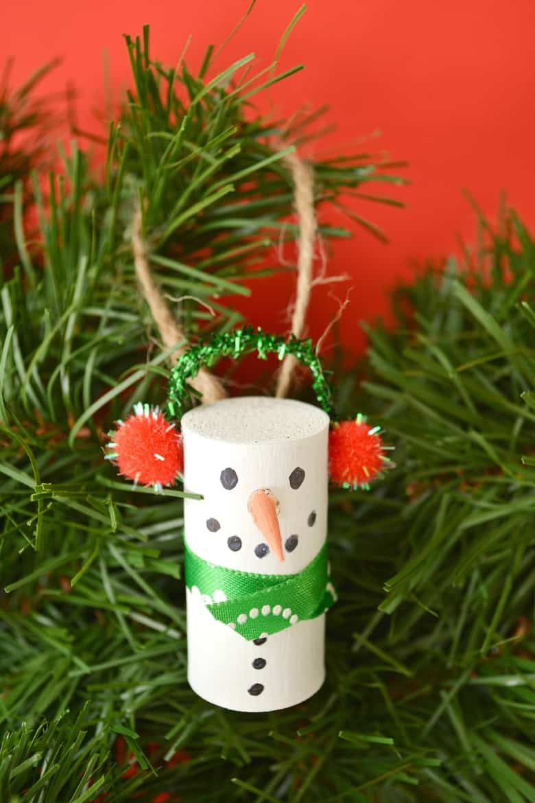 Easy Wine Cork Snowman Ornament DIY