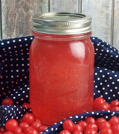 Flavored moonshine is fun to make and tastes incredible. Read on for a collection of amazing moonshine flavors try, from apple pie to cotton candy.
