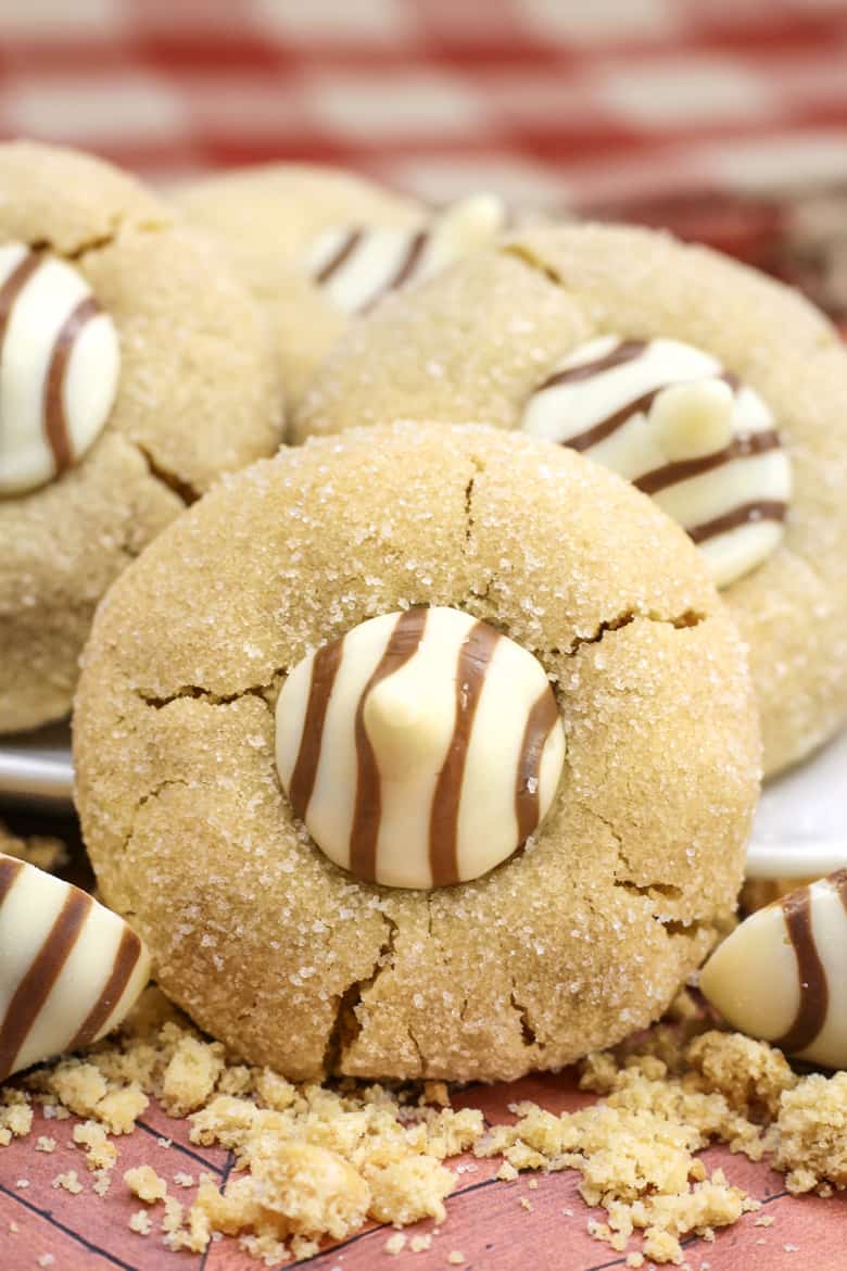 peanut butter blossom cookies plated