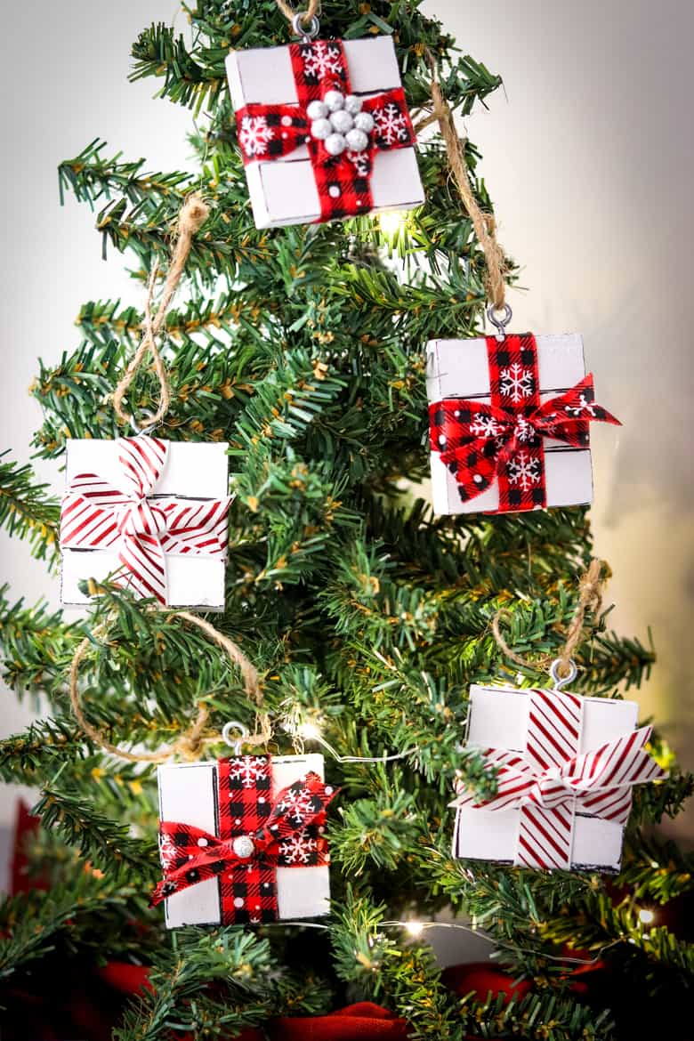 DIY Gift Box Ornament - A Dollar Tree Christmas Ornament Craft