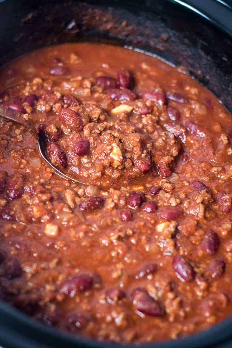 Easy Crockpot Chili Recipe with Ground Beef (and Beans!)