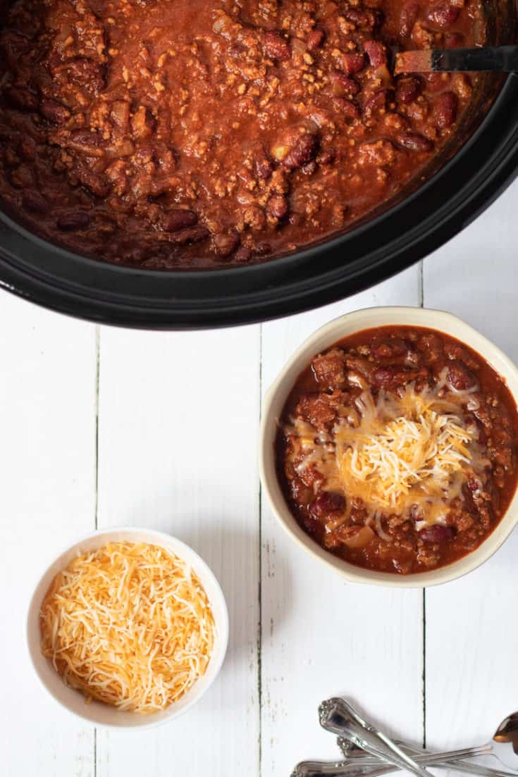 Easy Crockpot Chili Recipe with Ground Beef (and Beans!)