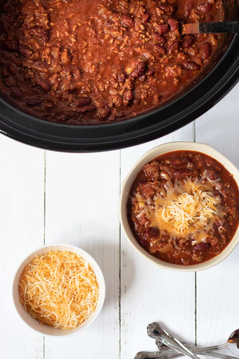 Easy Crockpot Chili Recipe with Ground Beef (and Beans!)