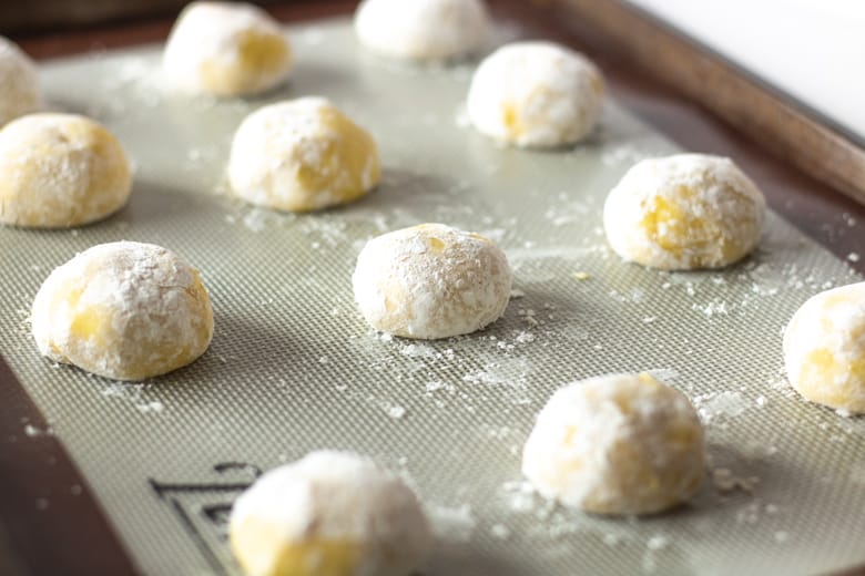 How to Make Lemon Cookies With Cake Mix