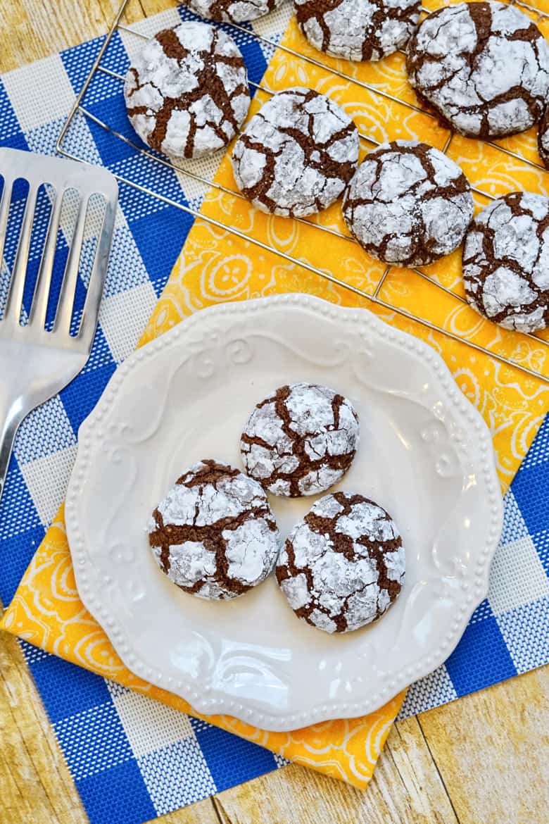 Brownie Mix Crinkle Cookies (Easy 5 Ingredient Recipe!)