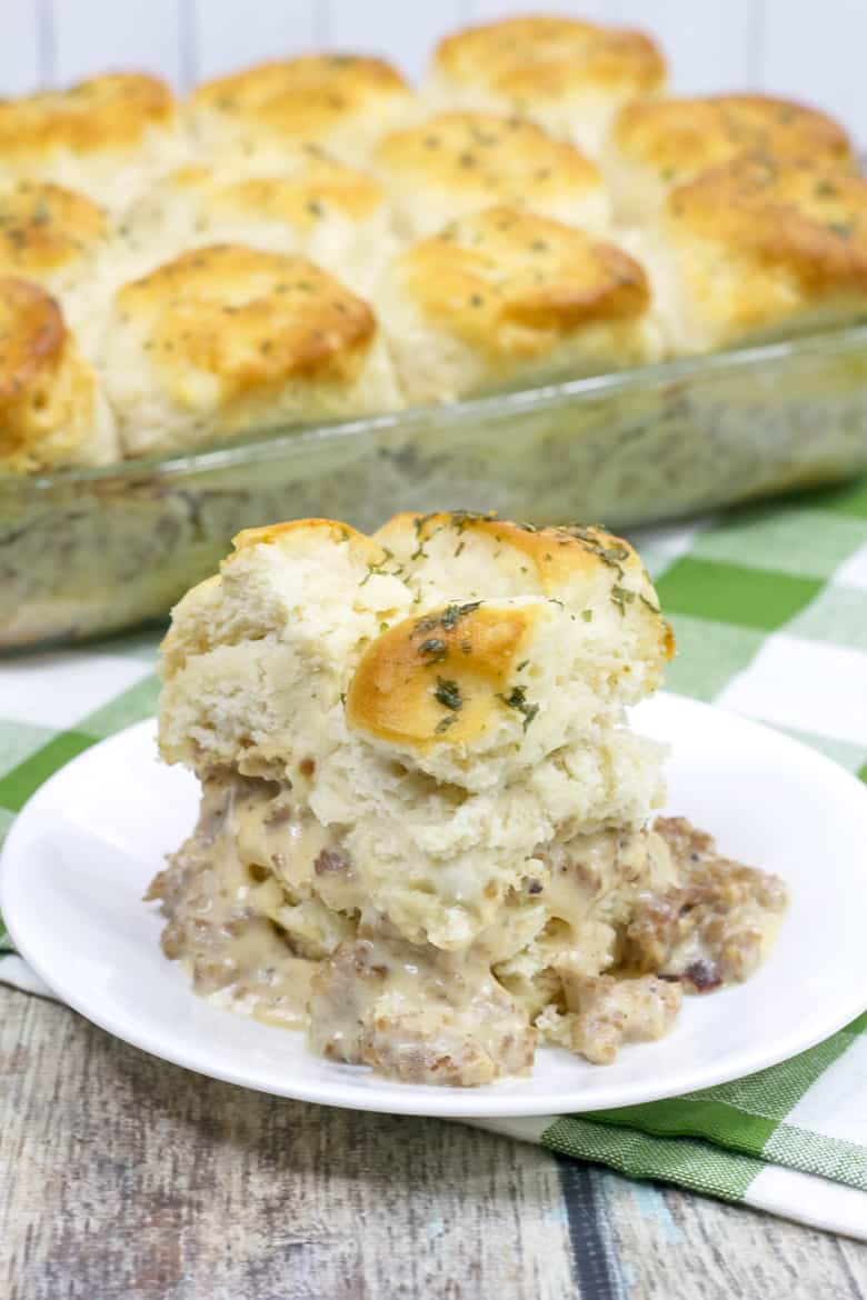 Biscuits and Gravy Casserole (Easy 4 Ingredient Recipe!!!)