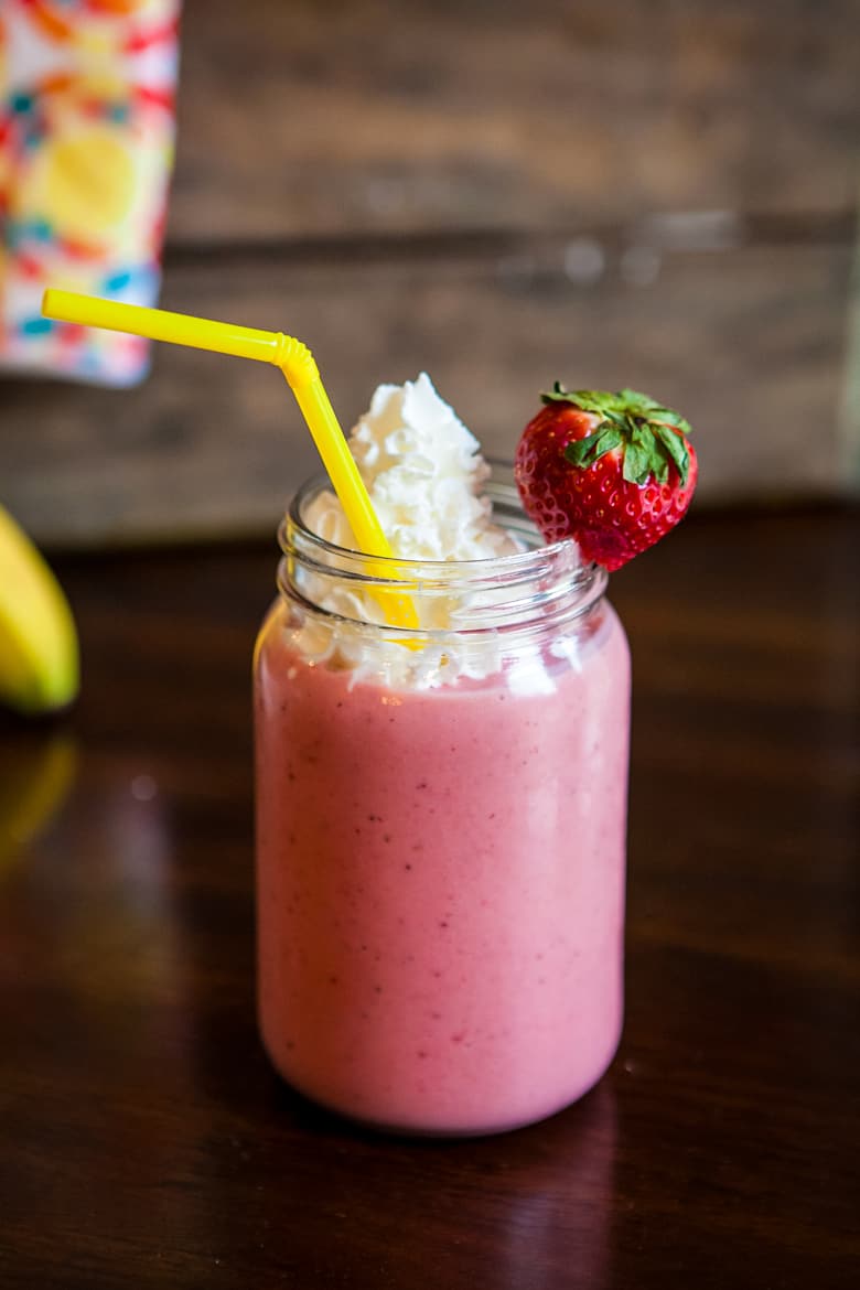 Strawberry Banana Smoothie Recipe with Greek Yogurt