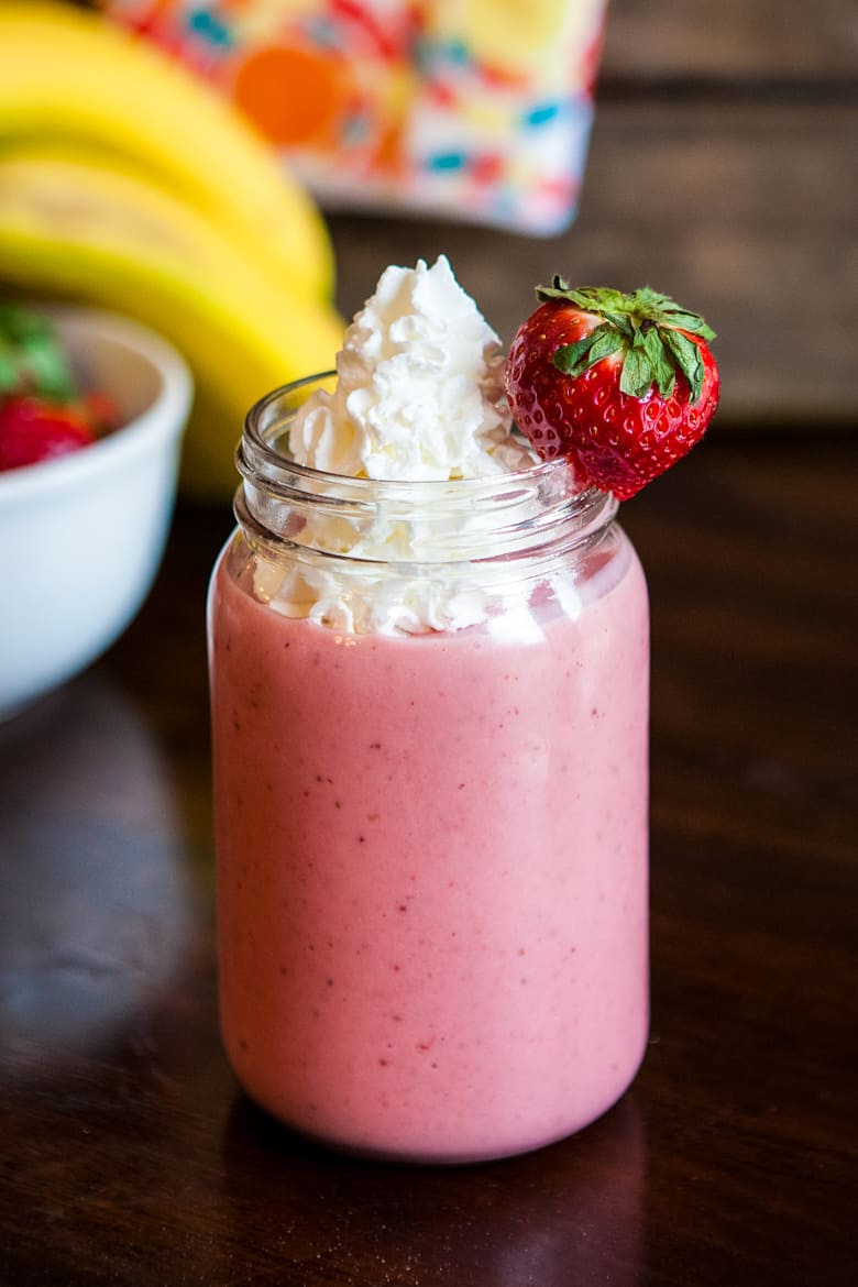 Frozen Strawberry Greek Yogurt Smoothie (10 minute Breakfast)