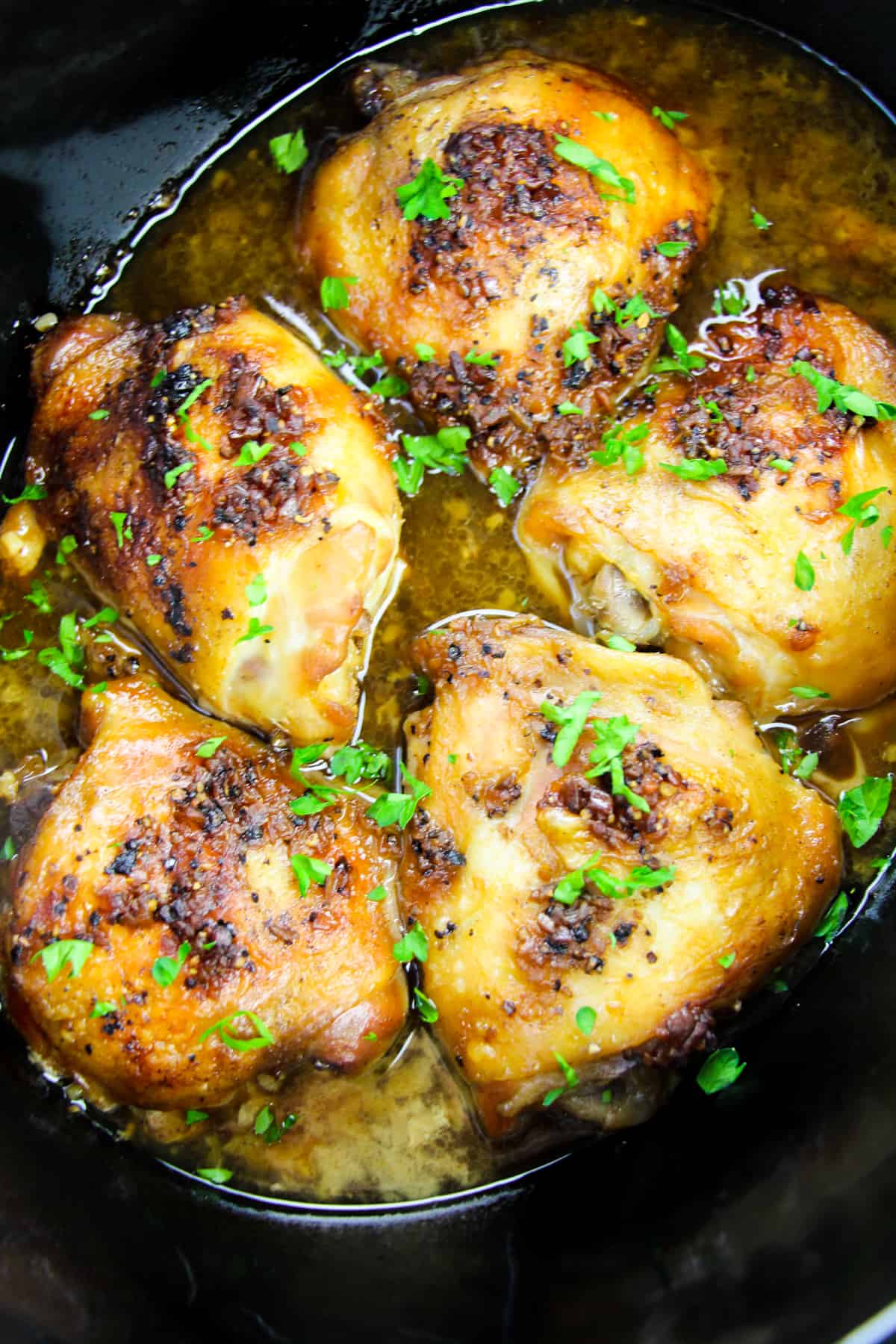 garlic brown sugar chicken thighs in slow cooker
