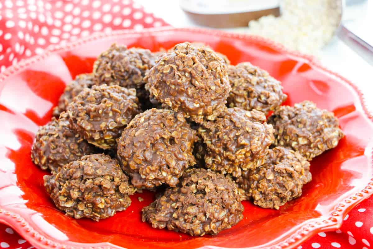 No-bake Nutella Cookies piled on a red