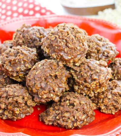 No-bake Nutella Cookies piled on a red