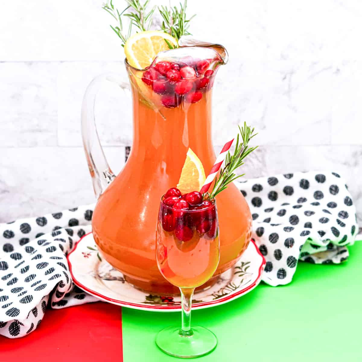 Cranberry Christmas Punch Recipe (with Champagne and Vodka)