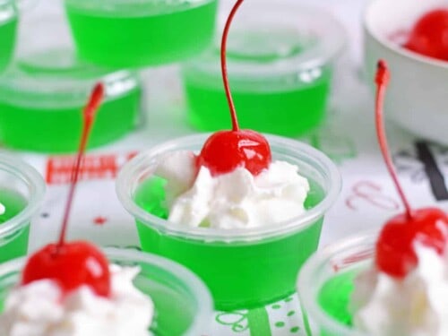 How to Make Grinch Jello Cups for Kids - Onion Rings & Things