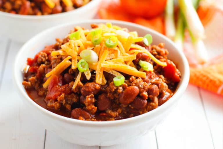 Easy 3 Ingredient Chili Recipe (Ready in 30-Minutes!)