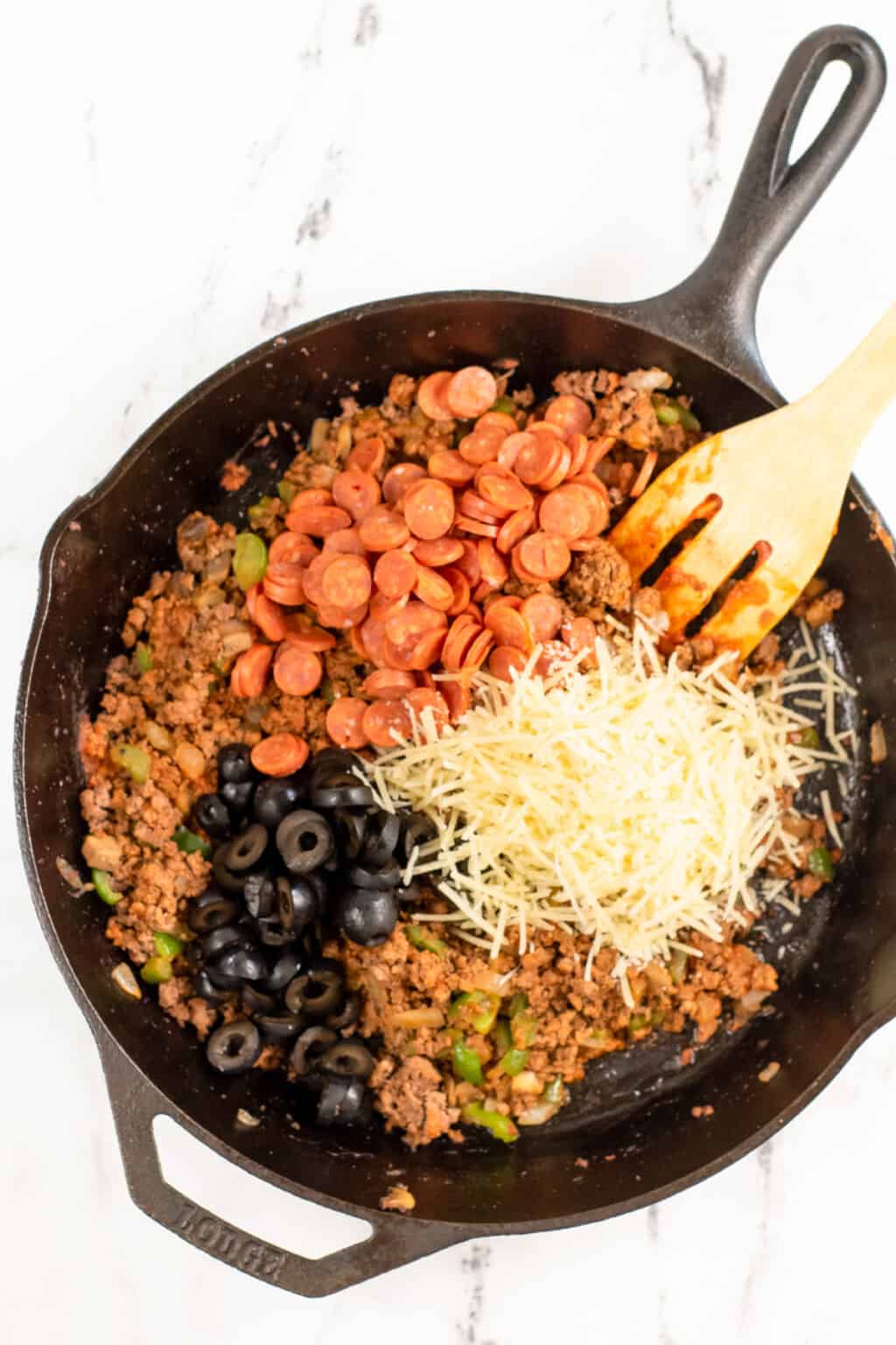 Easy Pizza Pasta Casserole Recipe (Cheesy Pizza Bake)