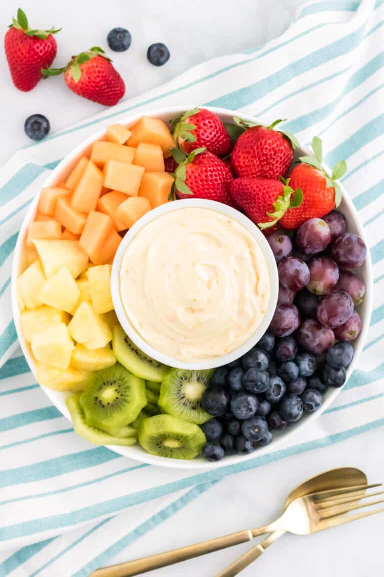 Cream Cheese Fruit Dip (Easy 4-Ingredient Recipe)